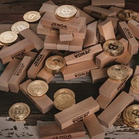 倒壊したビットコイン投資リスクを表現したジェンガの写真