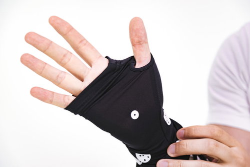 採寸ボディースーツ ZOZOSUIT の袖口と手のひら