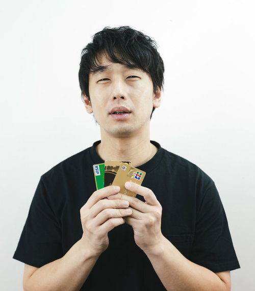 クレジットカードどれか使えますか？