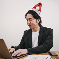 聖なる夜の雰囲気だけは楽しむ社畜の鏡の写真