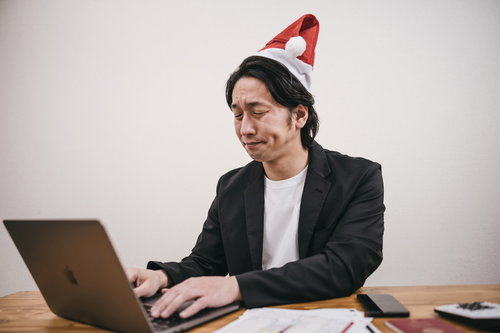 聖なる夜の雰囲気だけは楽しむ社畜の鏡