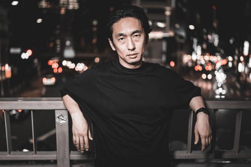 顔認証でカッコつけすぎ