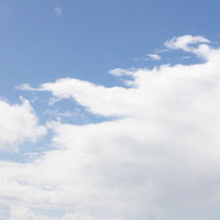 空と雲（青空に広がる白い積雲）の写真
