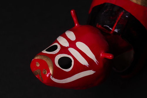 福島県の郷土玩具・赤べこの顔アップ