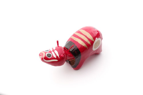 年賀状に使いやすい白背景の赤べこ - 干支丑年の郷土玩具