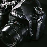 PENTAX K-1 Mark IIの大口径レンズ装着カメラの写真