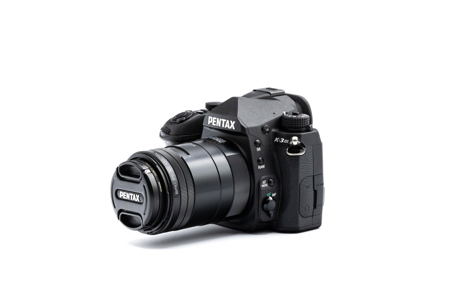 PENTAX K-3MarkⅢにマクロレンズを装着したカメラ