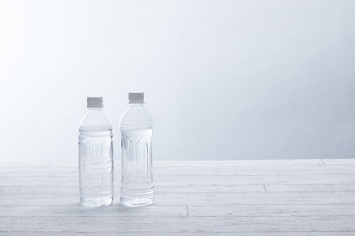 ミネラルウォーターが入ったペットボトル500ml