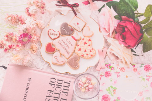 バレンタインのハート型アイシングクッキー