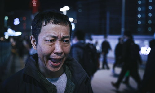 不満噴出おじさんの怒鳴り顔