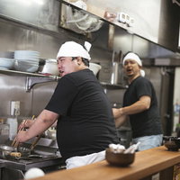 「いらっしゃいませぇ！」「しゃいませー」の写真