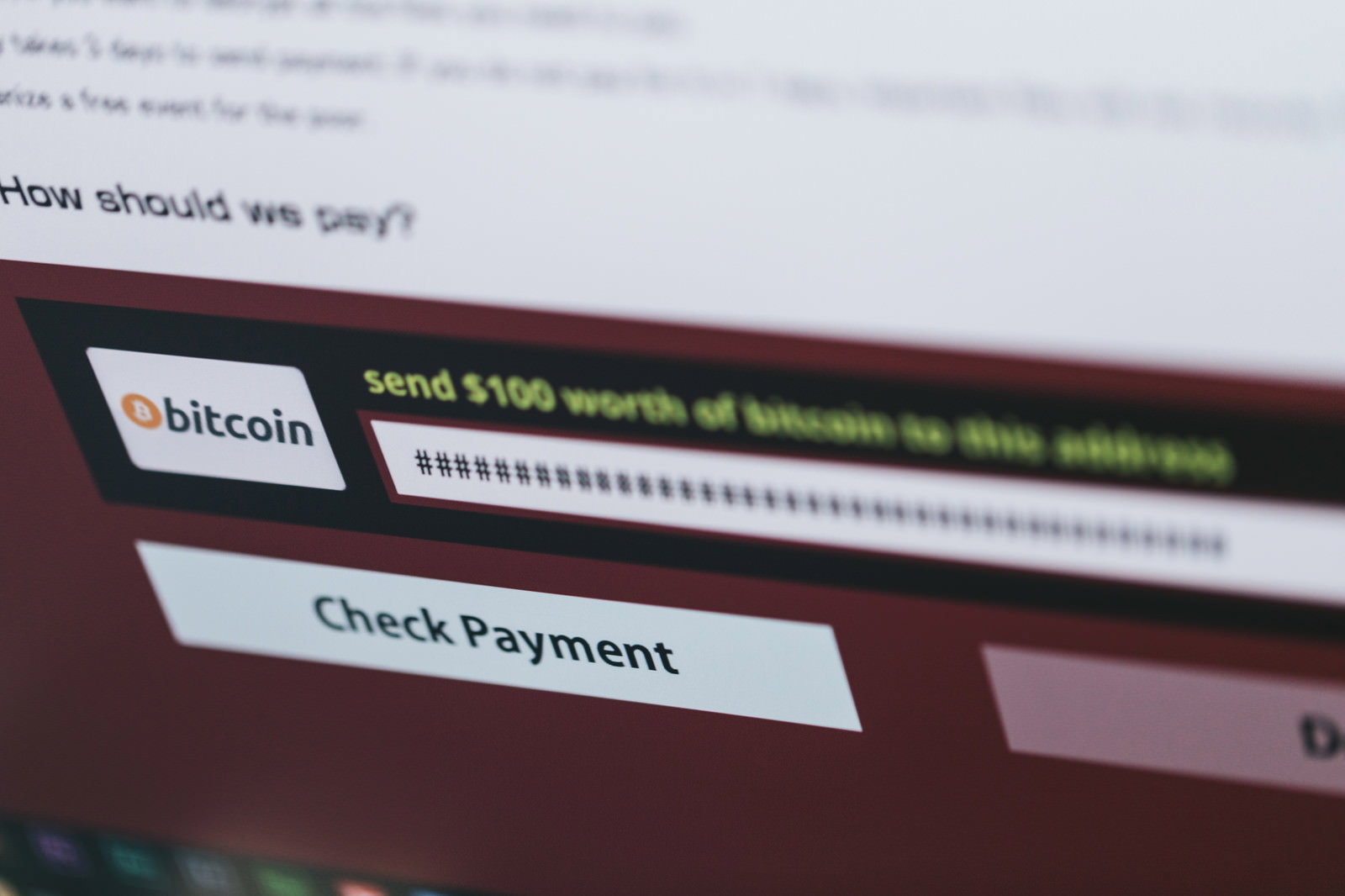 パソコン画面に表示されたビットコイン身代金要求メッセージ