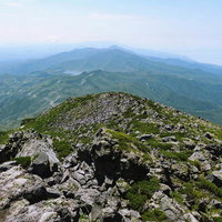 日本百名山・羅臼岳山頂から見る羅臼湖方面の写真
