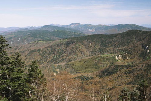 日本百名山・四阿山から見る志賀高原の秋景色