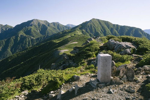 茶臼岳から望む日本百名山の尾根と山々の絶景