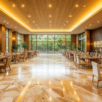 温かみのある照明が包むラグジュアリーホテルロビーの写真