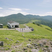 車山ロープウェイ山頂駅からの霧ヶ峰の景色の写真