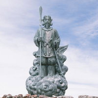 日本百名山・男体山の頂きに佇む二荒山大神立像の写真