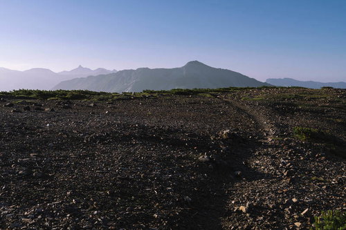 北ノ股岳の登山道から眺める黒部五郎岳と立山連峰の山々