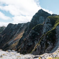 秋の日本百名山・木曽駒ヶ岳の宝剣岳と青空の写真
