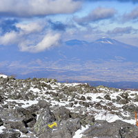 蓼科山の山頂から眺める浅間山方面の雲海景色の写真