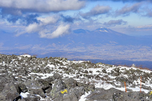 蓼科山の山頂から眺める浅間山方面の雲海景色