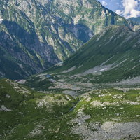 多くのテントでにぎわう劔沢方面のテント場（立山）の写真