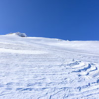 雪の斜面にできた風紋（日本百名山・安達太良山）の写真
