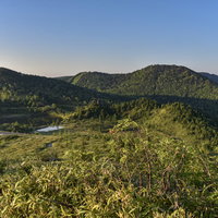 湯釜から望む本白根山方面の日本百名山・草津白根山の写真