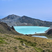 草津白根山の火口湖・湯釜 日本百名山の絶景の写真