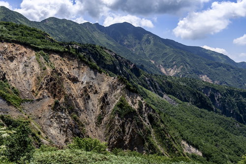 白山の勘之助谷と別山方面の景色 登山風景