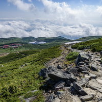 御前峰登山道から見える白山室堂方面の景色の写真