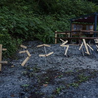 鳳凰山登山口に作られた文字「ようこそ小武川」（鳳凰三山）の写真