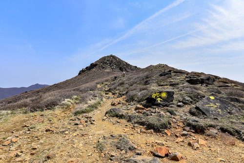 九州本土最高峰中岳直下の景色（大分県）