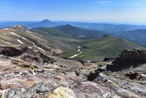 日本百名山・阿寒富士山頂から見る雄阿寒岳方面