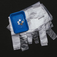 レジ袋の有料化スタート、白いコンビニ袋と青いエコバッグの写真