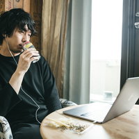 リモート飲み会に誘われなかったぼっちの写真