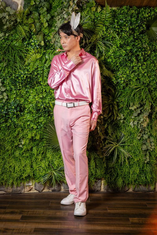 80年代アイドル風に転身した社長のメン地下スタイル