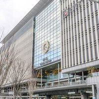 JR博多駅前の駅ビル外観の写真