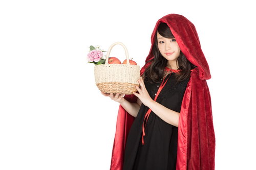 バスケットいっぱいのApple製品をお届けする仮装女子