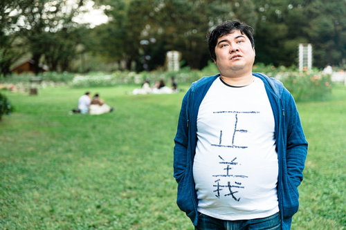 あー、いいことしたわー（正義マン）公園で散歩中