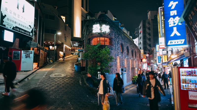 夜の道玄坂小路
