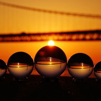 フェリーデッキの救命浮輪と南の島の写真