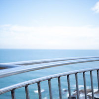 犬吠埼灯台から見た屛風ヶ浦と太平洋の海岸線の写真