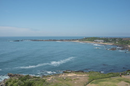 犬吠埼灯台から見た屛風ヶ浦の湾内と海岸線