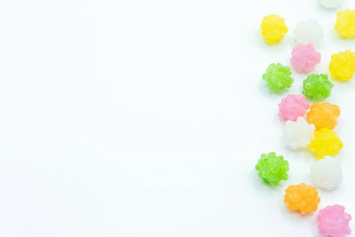カラフルなツブツブ金平糖の和菓子、色とりどりの砂糖菓子