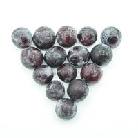 三角形に整列した種なし巨峰の粒の写真の写真