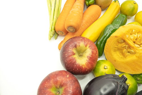 集めた多種の野菜と果物の食材素材セット