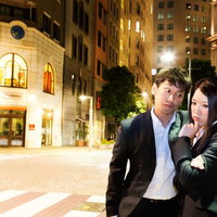 デート中不機嫌になった彼女に詰め寄るダメンズの写真