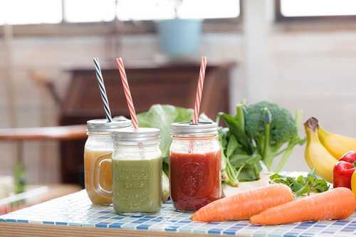緑黄色野菜とグリーンスムージー、野菜ジュースの3本セット